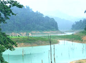 A Long Lake Discovery: ไกลสุดขอบเขื่อน... ในวันเดียว A Long Lake Discovery: ไกลสุดขอบเขื่อน... ในวันเดียว