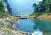 A Long Lake Discovery: ไกลสุดขอบเขื่อน... ในวันเดียว A Long Lake Discovery: ไกลสุดขอบเขื่อน... ในวันเดียว